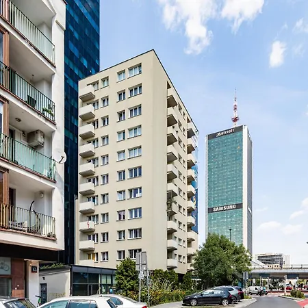 Chalubinskiego 9 Superapart
